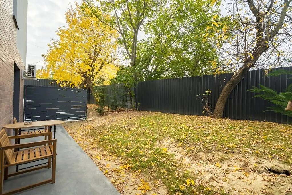 The Ground - Cashmere Garden Voluntari